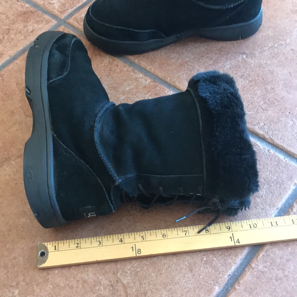 Ugg black leather sheepskin winter boots shoes size W9 - Picture 11 of 16